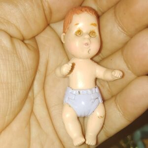 Mattel - The Heart Family- New Arrival - BABY Doll - 2.5" tall - 1985